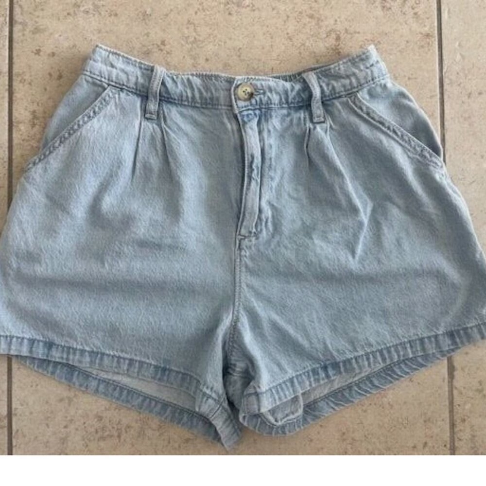 Hollister Livvy Ultra High-Rise Shorts XS light wash denim NWOT NEW